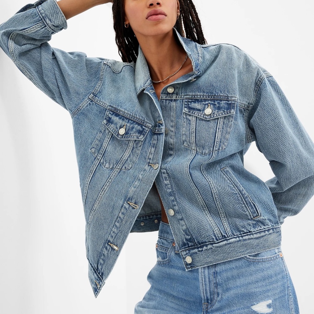 GAP Oversized Denim Jacket – Medium Blue – XS